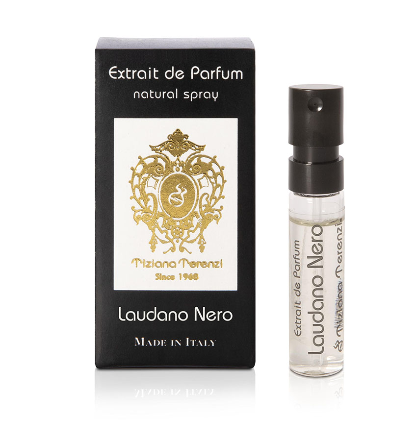 Campioncino del profumo Laudano Nero di Tiziana Terenzi, con scatola nera decorata con un motivo dorato e il nome del profumo stampato in bianco.